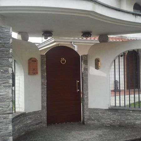לינה וארוחת בוקר פרביאגו Crespi House מראה חיצוני תמונה