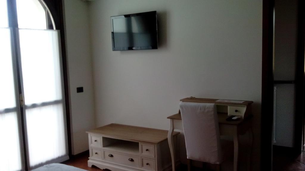 לינה וארוחת בוקר פרביאגו Crespi House חדר תמונה